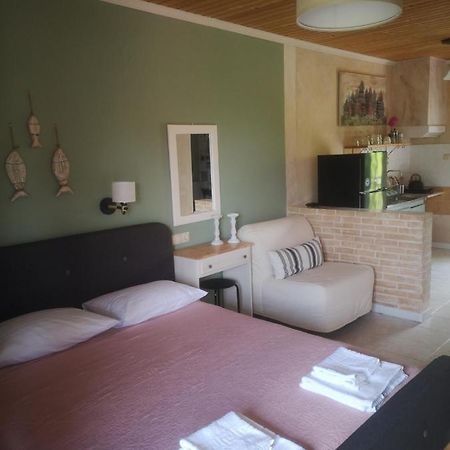 Achillion B&B Paralía Skotínis Buitenkant foto