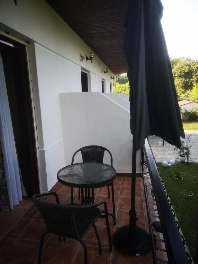 Achillion B&B Paralía Skotínis Buitenkant foto