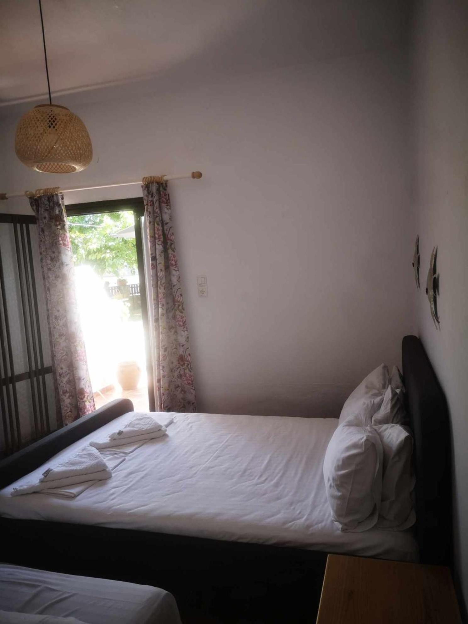 Achillion B&B Paralía Skotínis Buitenkant foto